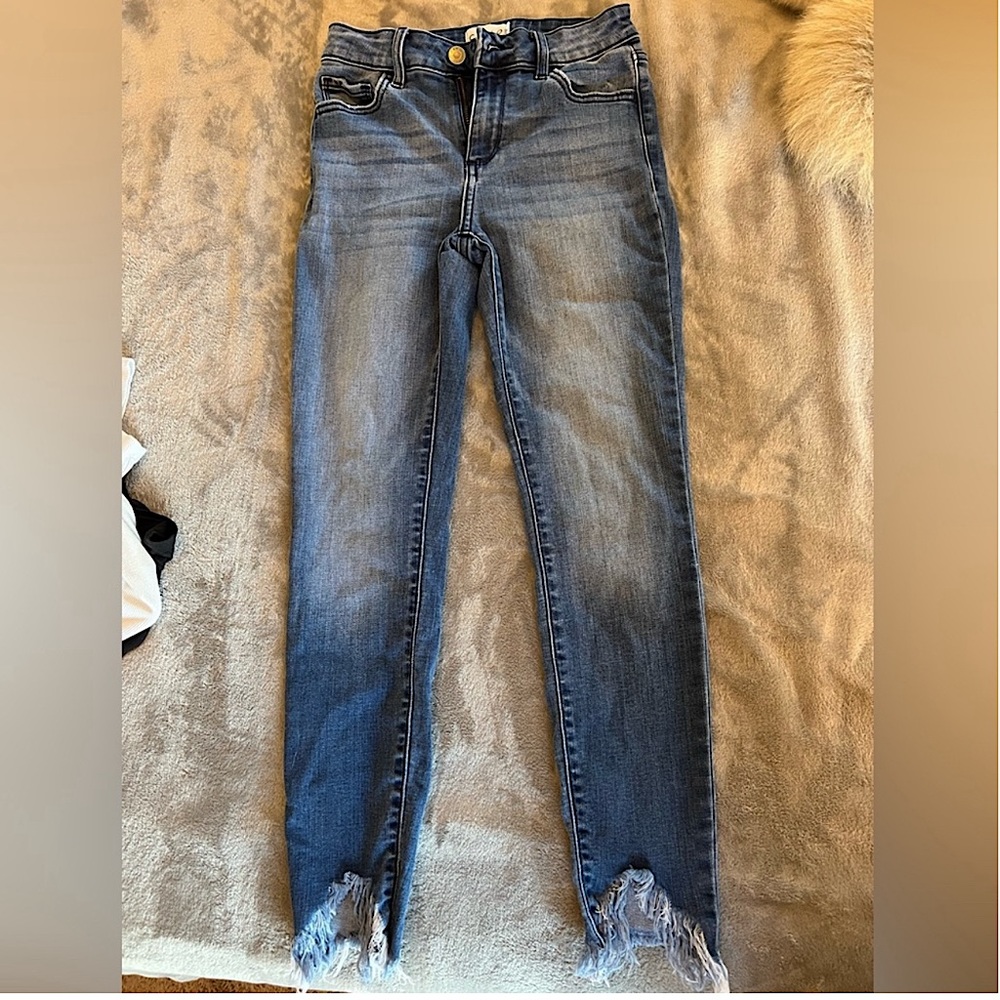 Cello high rise jeans size 1 , 00 or 0 ( 24 , 25 ) Stretchy skinny jean